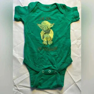 STAR WARS | infant Yoda onesie. Size: 6M